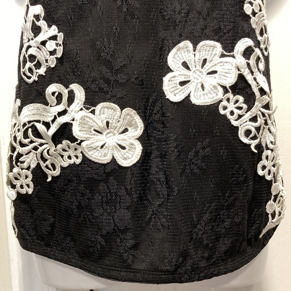 NWT - I.N.C. International Concepts Black Lace Sleeveless Halter Blouse - Sz PM - Picture 15 of 16